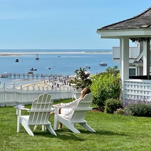 Guest relaxing on Bluff