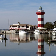 HH Harbor IStock-Lighthouse reflection